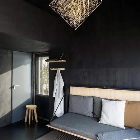 Majamaja Off-grid Retreat * Helsinki