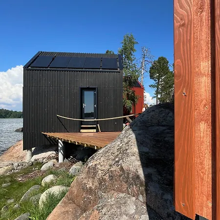 Majamaja Off-grid Retreat منزل ريفي هلسنكي