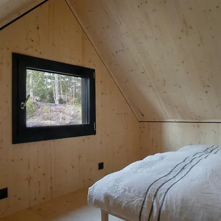 منزل ريفي Majamaja Off-grid Retreat هلسنكي