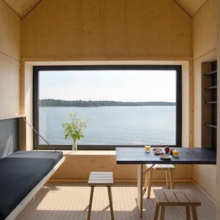 منزل ريفي Majamaja Off-grid Retreat هلسنكي