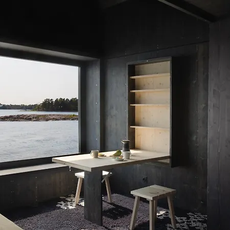 Landhuis Majamaja Off-grid Retreat Helsinki